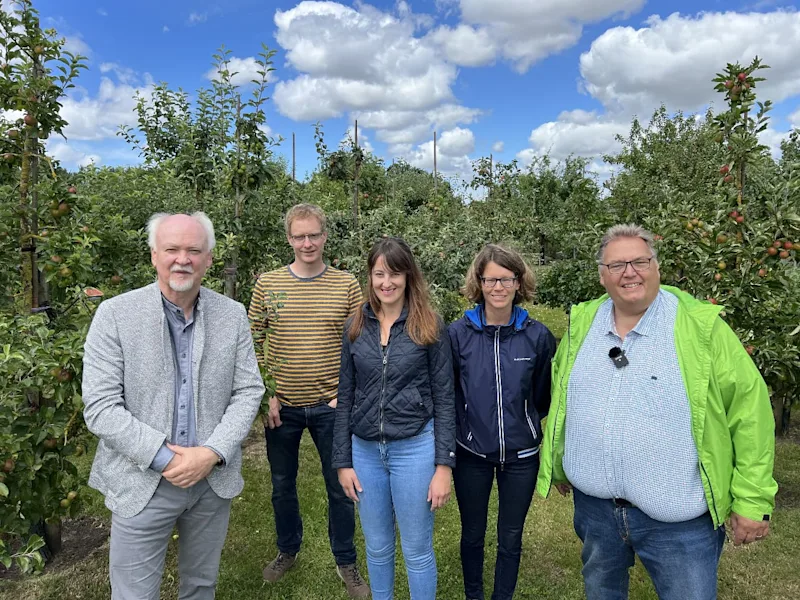 vlnr Eckhart Lukas, Frank Graupels, Jeannie Klinnert, Marita Wilmes und Michael Thürnau im Ökowerk Emden