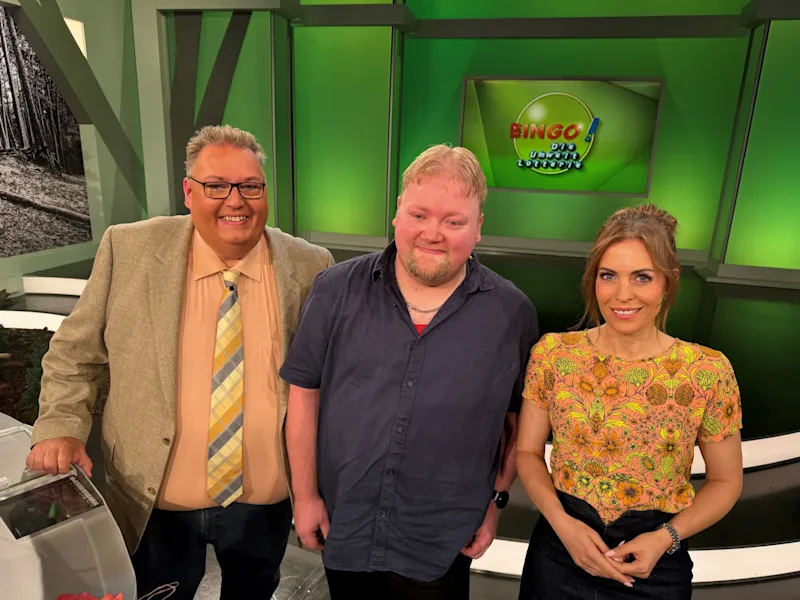 Daniel gewinnt live im BIN<em>GO!</em>-Studio