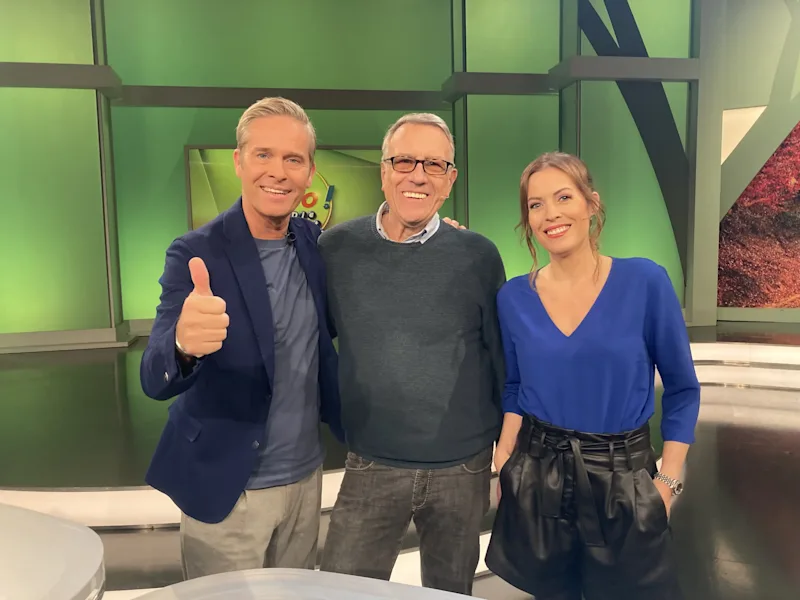 Helmut gewinnt beim Finalspiel „Das süße Glück